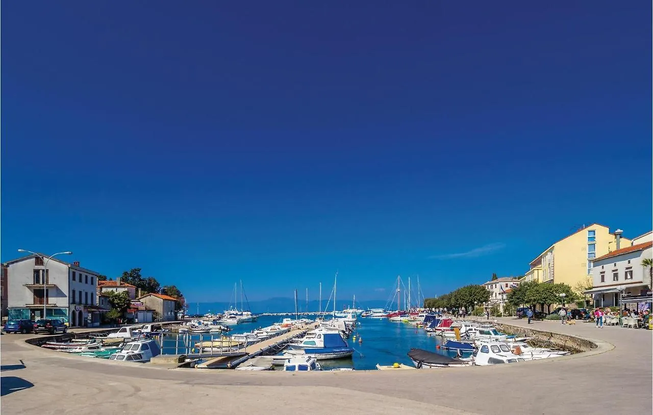 Gorgeous Apartment In Porat - Malinska With Wifi