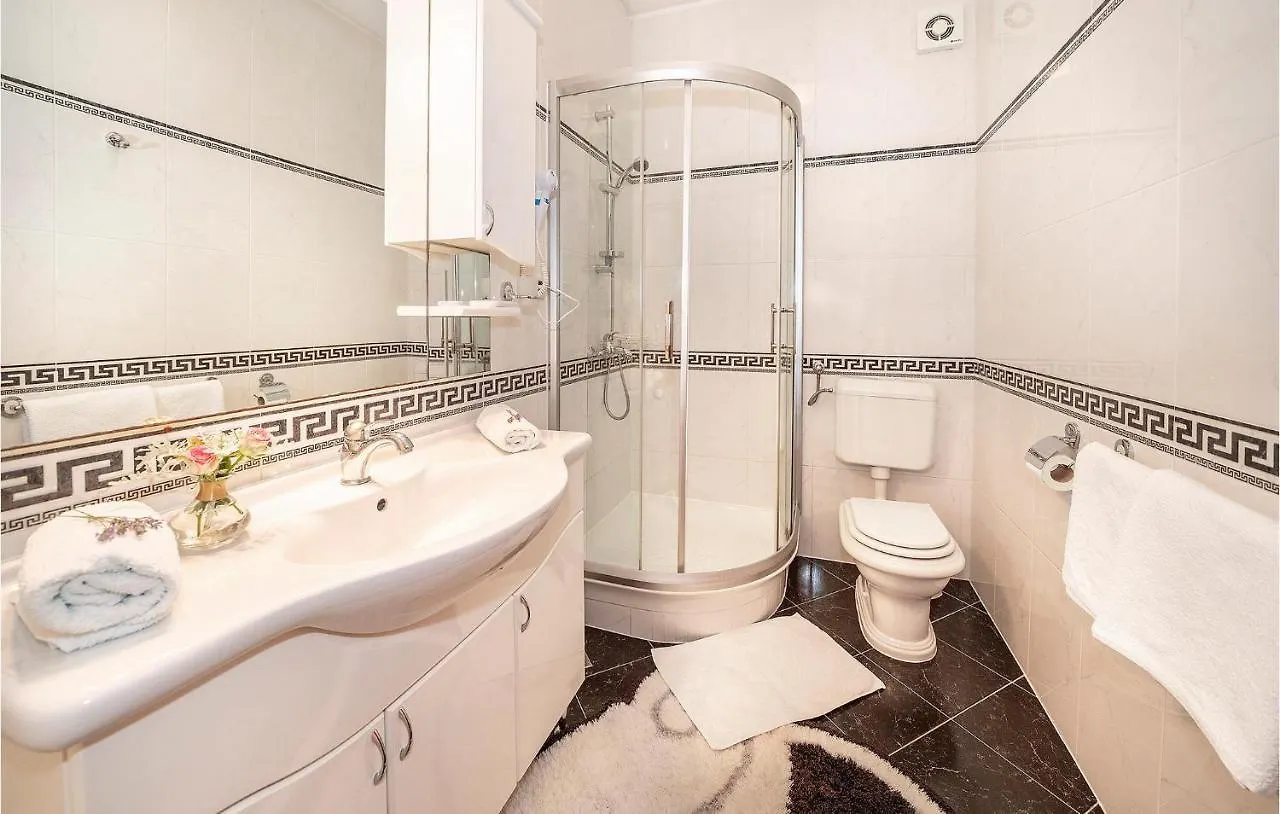 Gorgeous Apartment In Porat - Malinska With Wifi Croatia