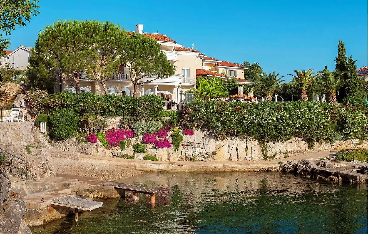 Gorgeous Apartment In Porat - Malinska With Wifi