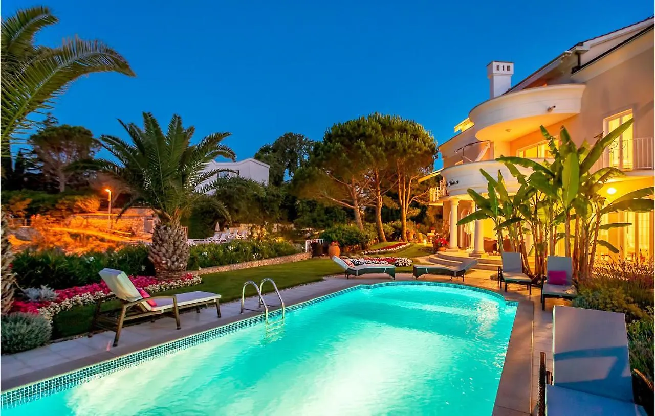 Gorgeous Apartment In Porat - Malinska With Wifi