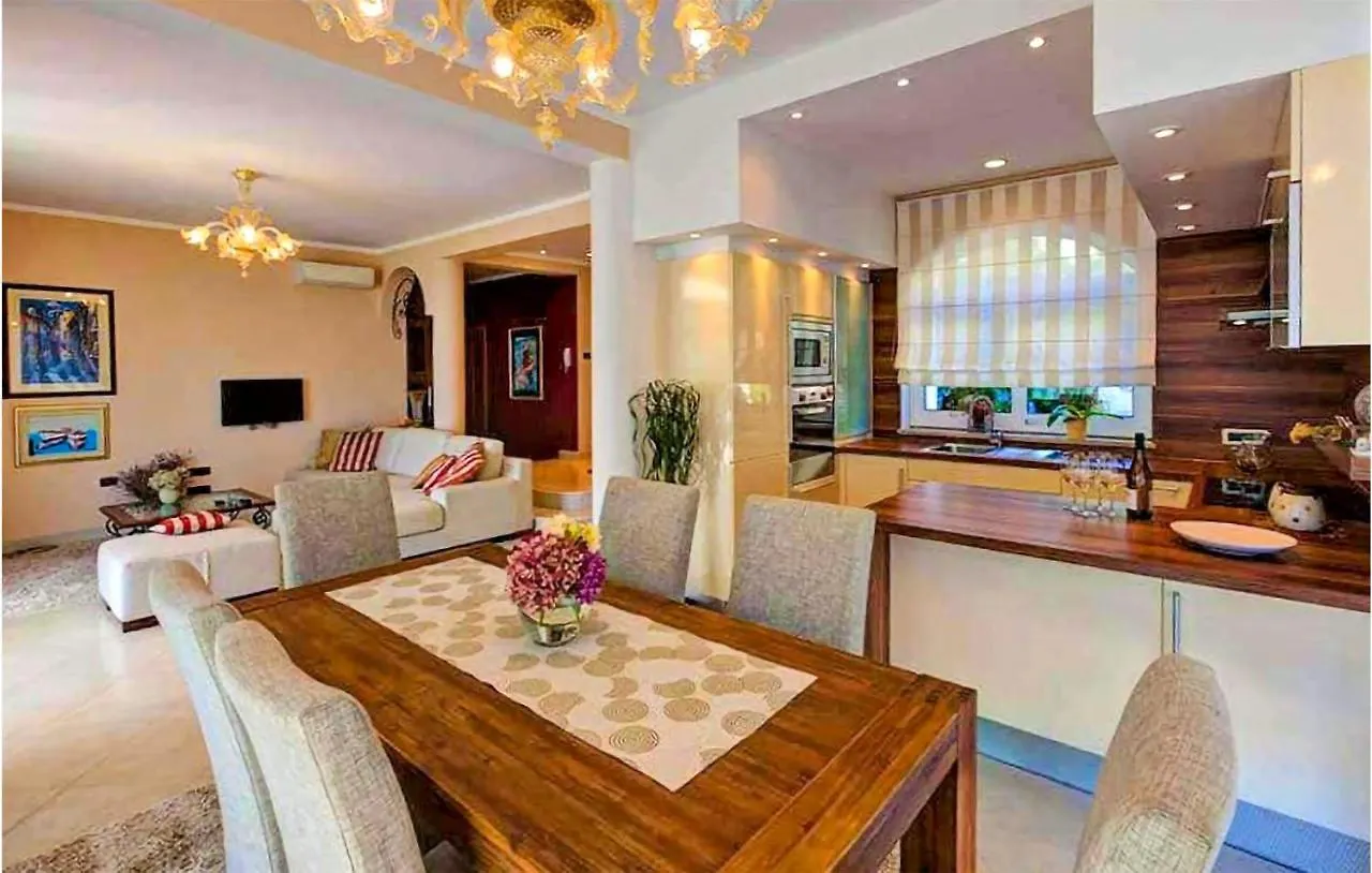 Gorgeous Apartment In Porat - Malinska With Wifi